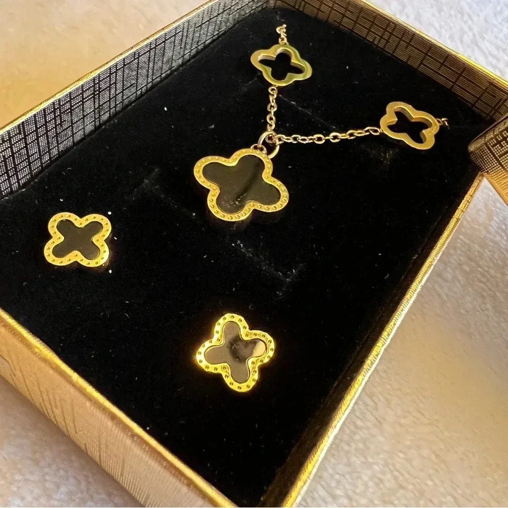 Necklace Earrings Set 18K Women Gold Plated Four Clover Leaf Pearl Gift Birthday